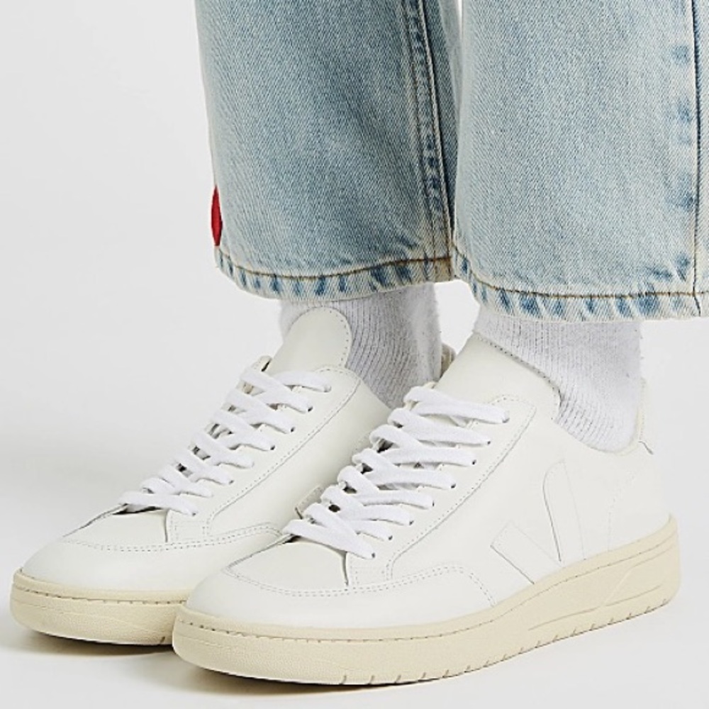 Veja V-12 white leather